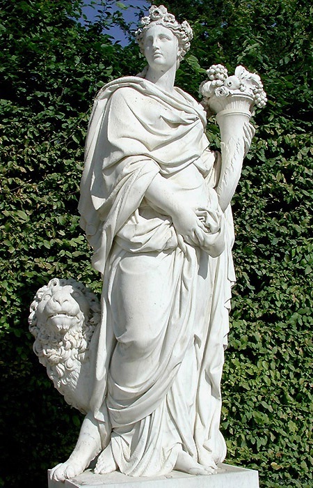 Скульптура в садах различных стилей