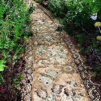 Мозаичная садовая дорожка