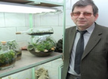 Биолог из Запорожья выращивает цветы в бутылках