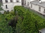 Зеленый дом в центре Парижа