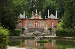 Дворцовый парк Хельбрунн