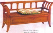Скамейка – классика садового уюта