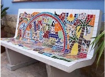 Садовые скамейки : мозаика и камень