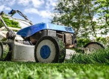 Экскурс в историю газонокосилки      