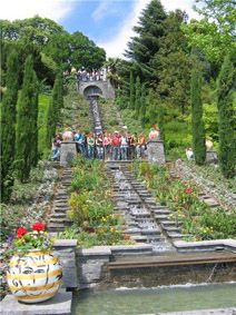 Итальянская цветочно-водяная лестница
